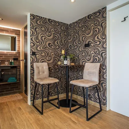 Πανσιόν Slow Down Texel 3*